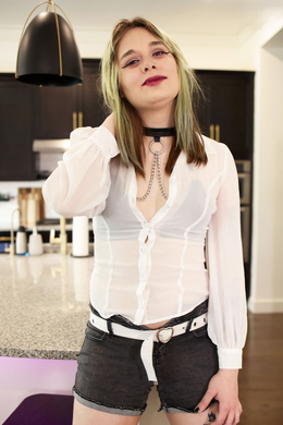 Vespiera Rose is Over the Knee